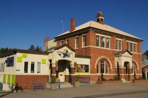 okanagan science center family activity in kelowna